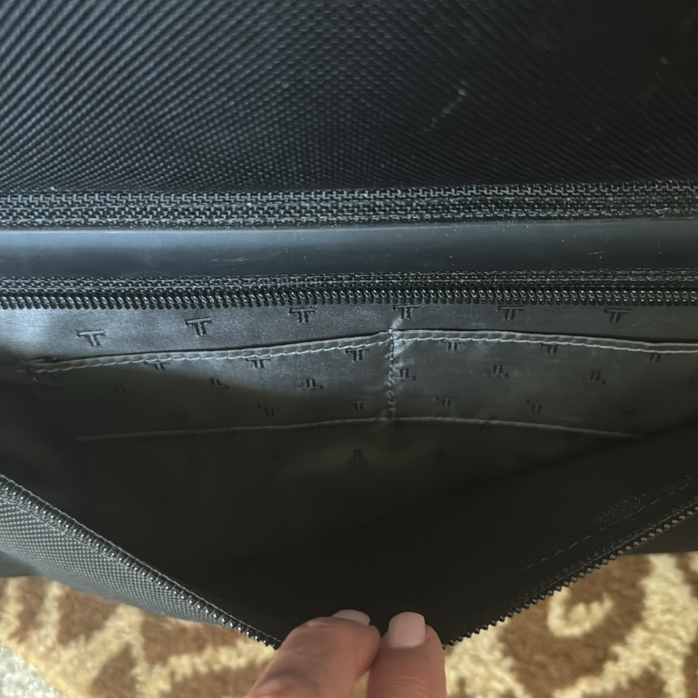 Tumi Messenger lap top Roller Bag Black canvas Travel work multiple pockets - Picture 5 of 10